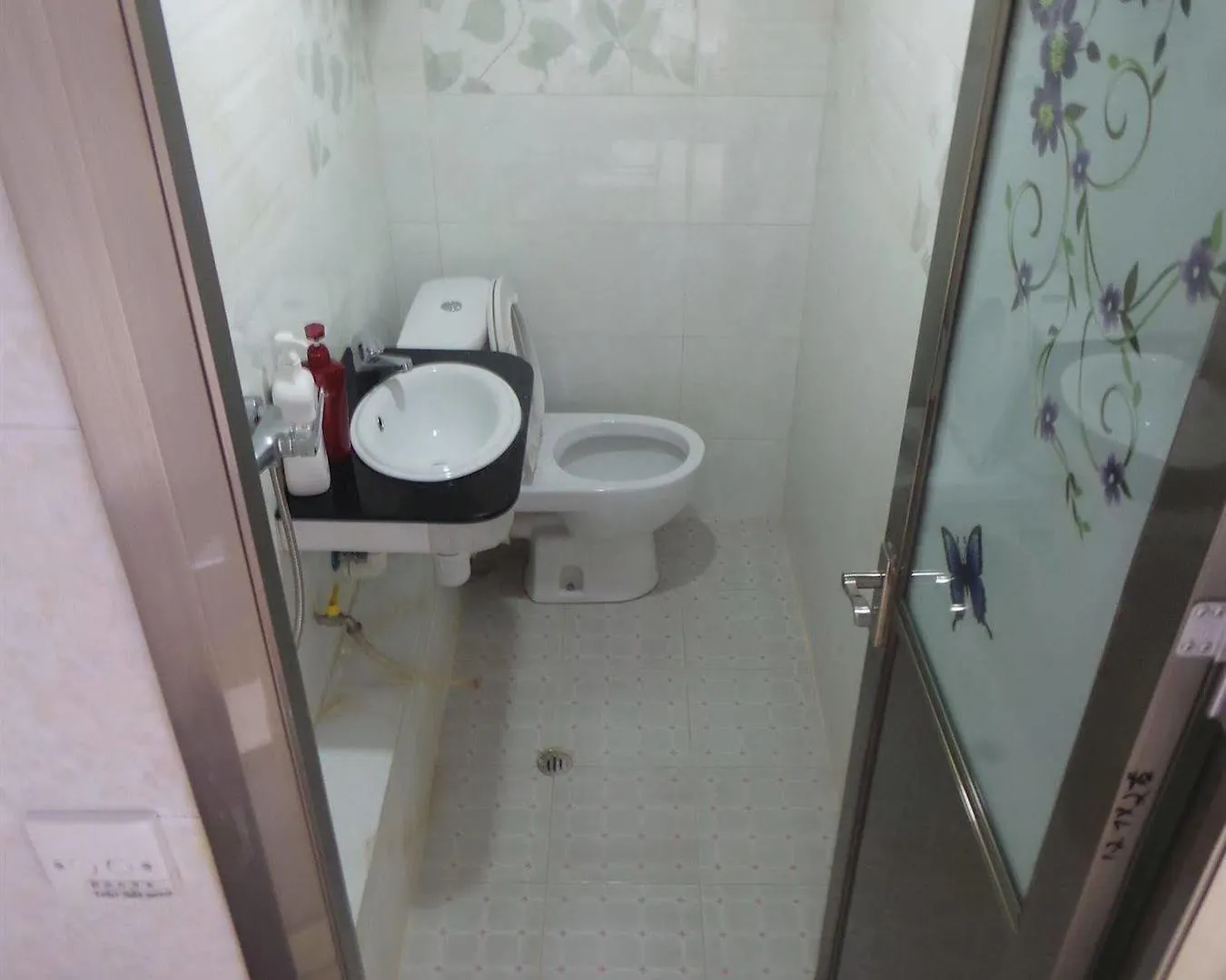 Yue Ka Hotel 九龙 0*,  中国